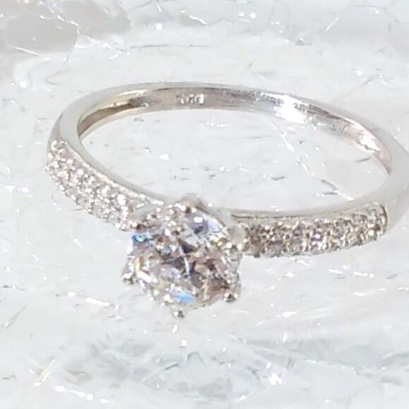 Simulated Diamond Ring Swarovski Gemstones™ 1.75 Carats Size 8 - Picture 3 of 7